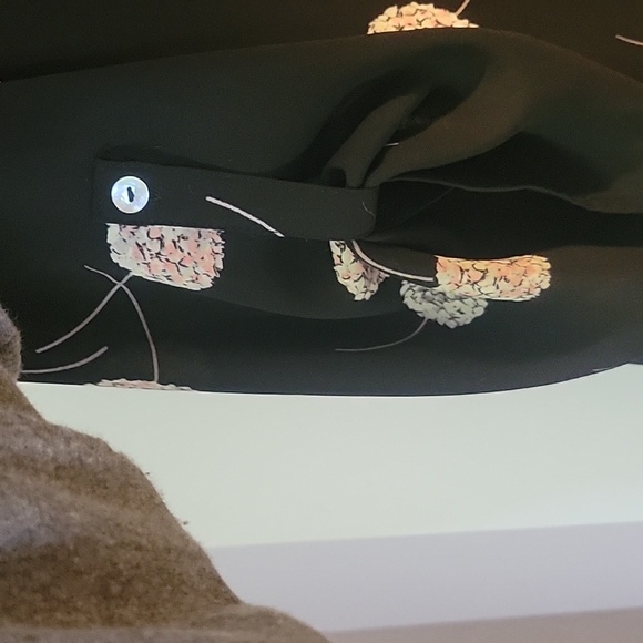 EUC 3/4 Slightly Sheer Foral Blouse - Picture 3 of 4